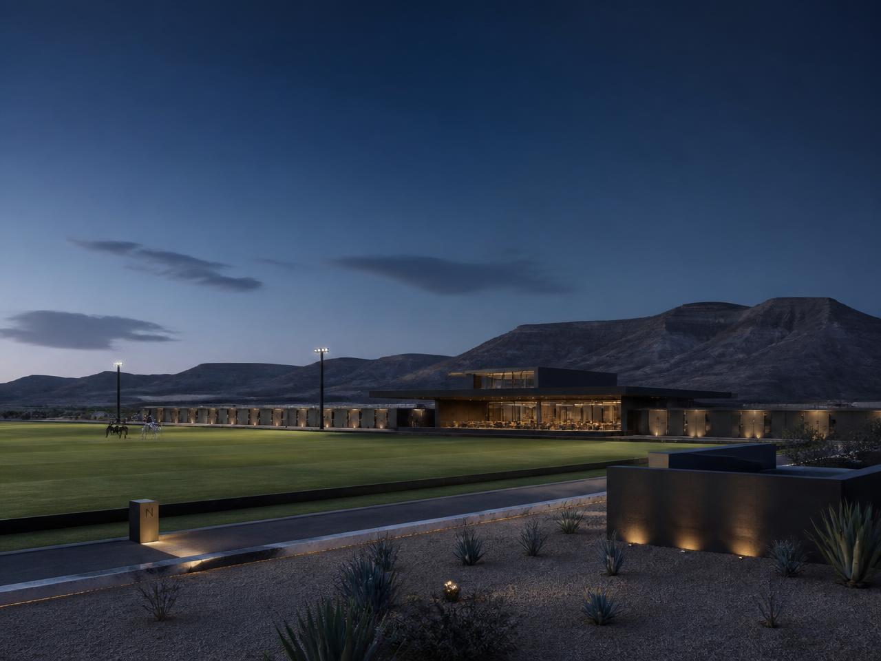 Cancha de polo e instalaciones ecuestres en La Gavilana Polo Club, Chihuahua, México
